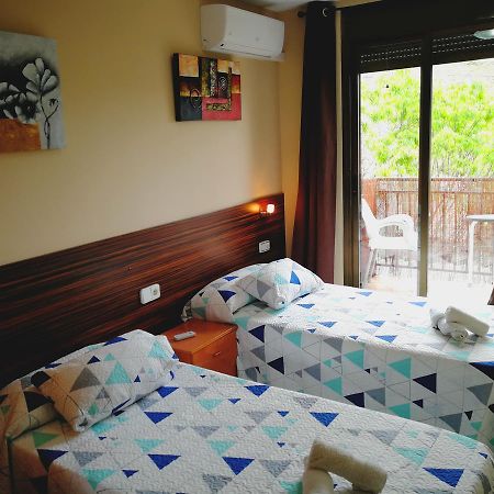 Hostal Escarla Aren Kültér fotó