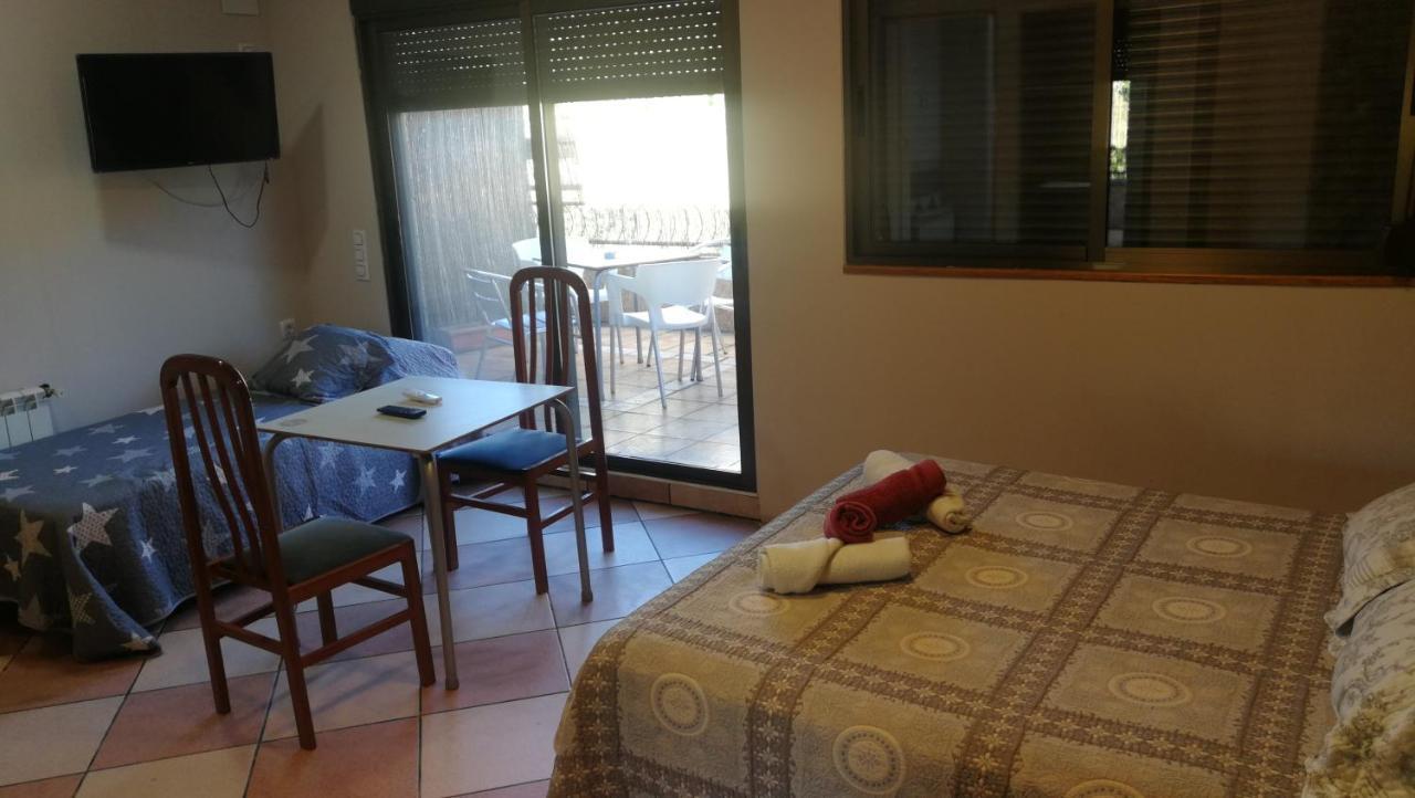 Hostal Escarla Aren Kültér fotó