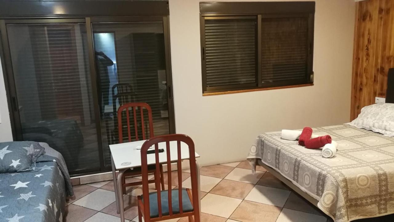 Hostal Escarla Aren Kültér fotó