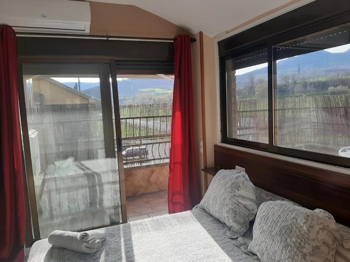 Hostal Escarla Aren Kültér fotó