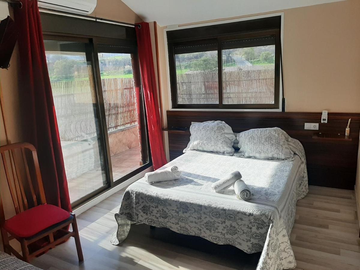 Hostal Escarla Aren Kültér fotó