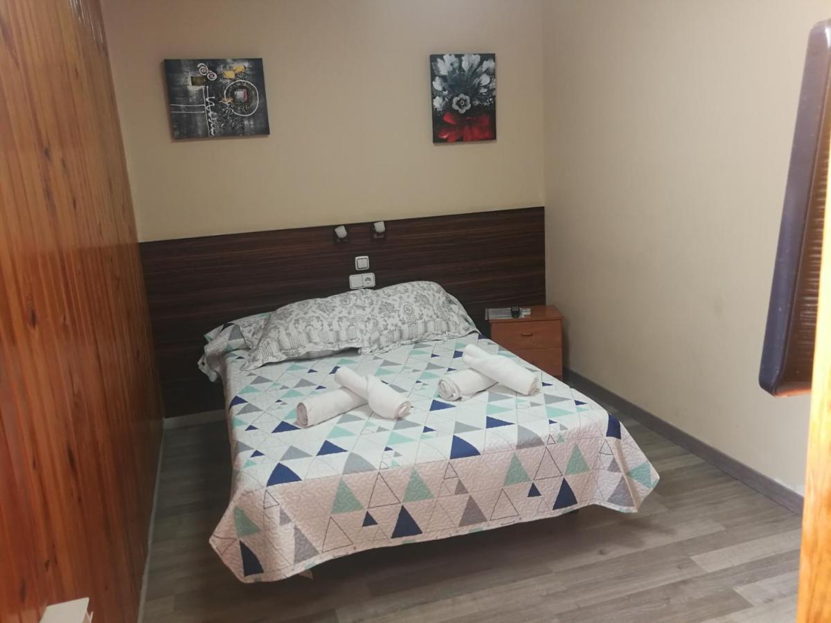 Hostal Escarla Aren Kültér fotó