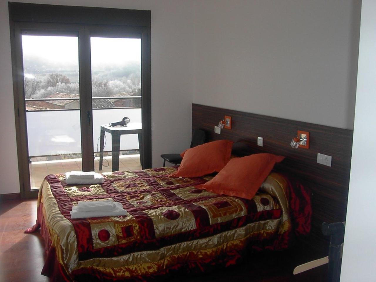 Hostal Escarla Aren Kültér fotó