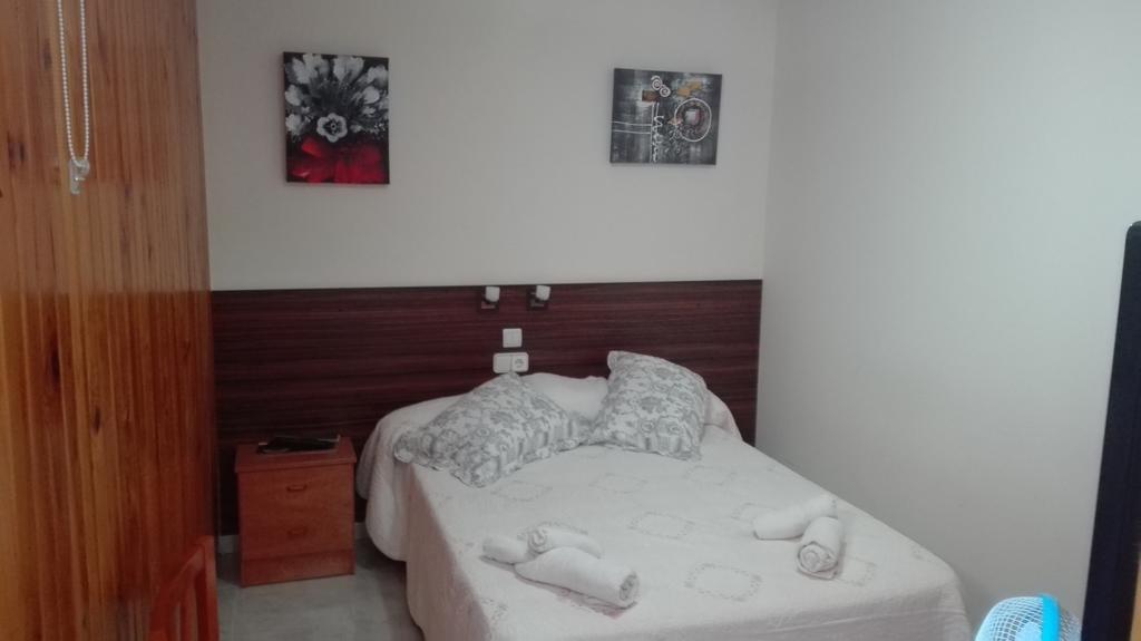 Hostal Escarla Aren Kültér fotó