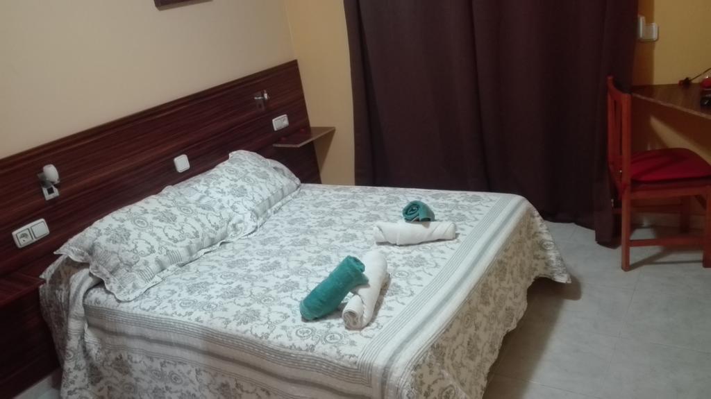 Hostal Escarla Aren Kültér fotó