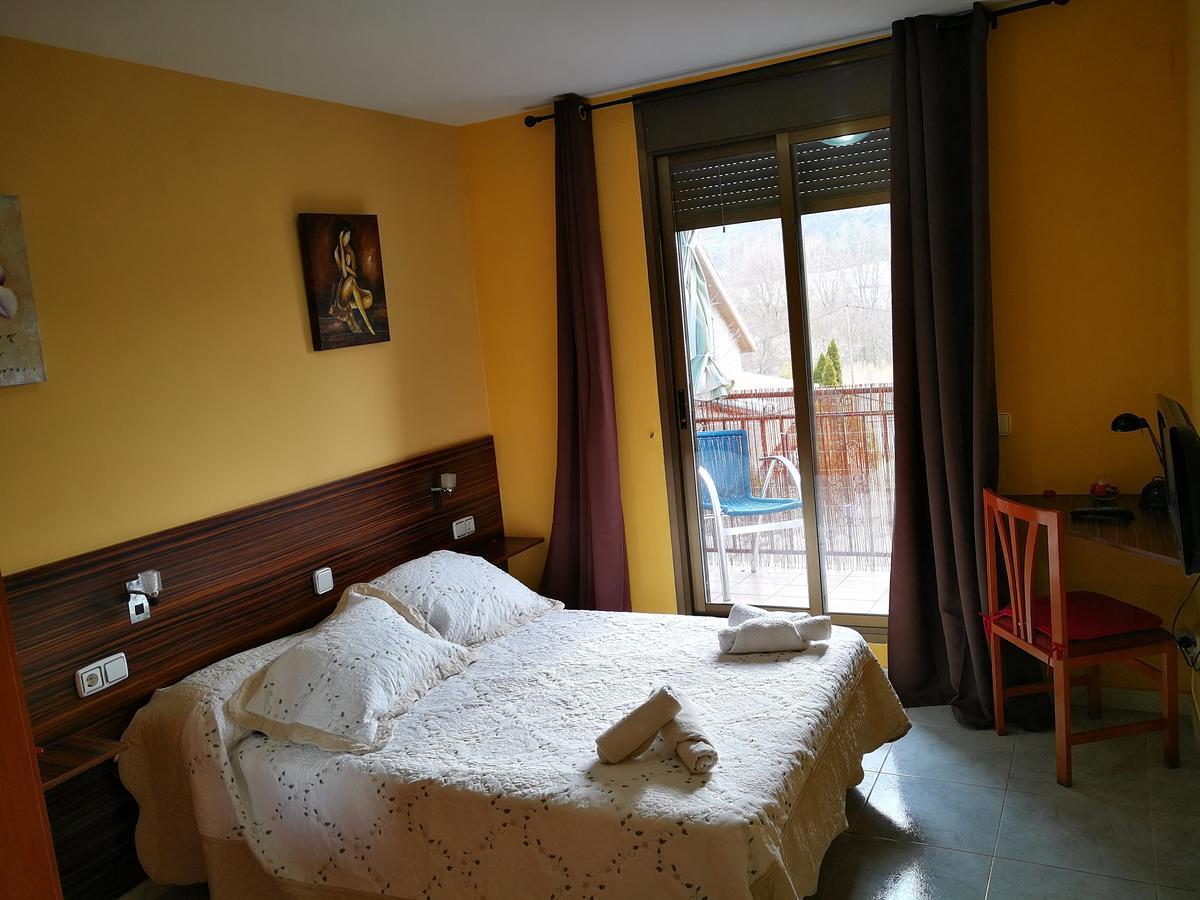 Hostal Escarla Aren Kültér fotó