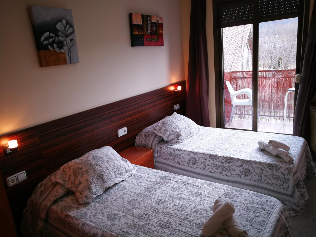 Hostal Escarla Aren Kültér fotó