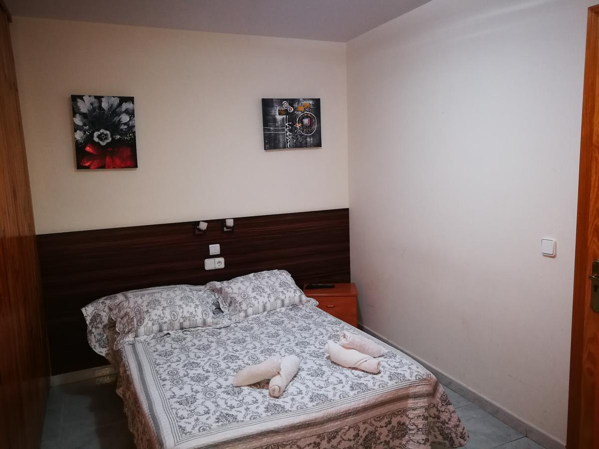 Hostal Escarla Aren Kültér fotó