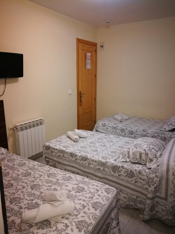 Hostal Escarla Aren Kültér fotó