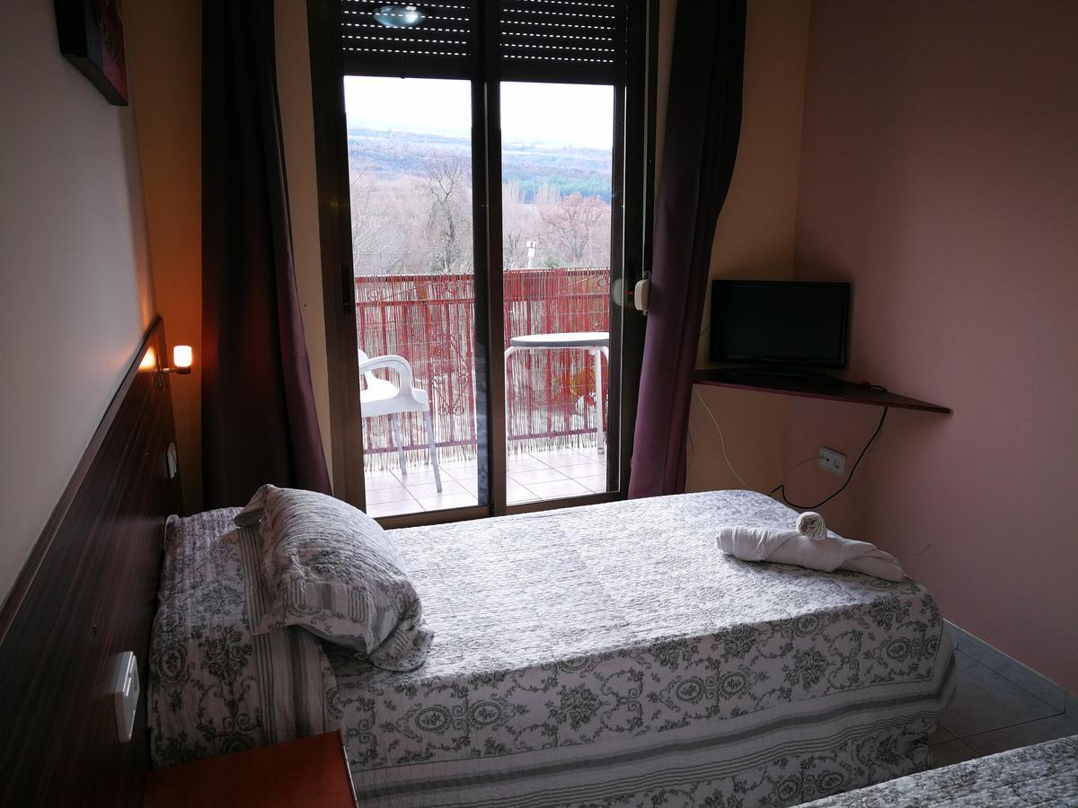 Hostal Escarla Aren Kültér fotó