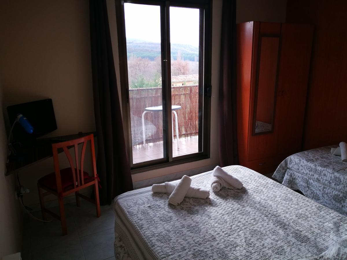 Hostal Escarla Aren Kültér fotó