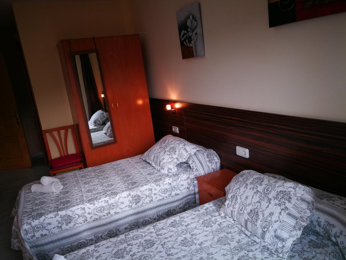 Hostal Escarla Aren Kültér fotó