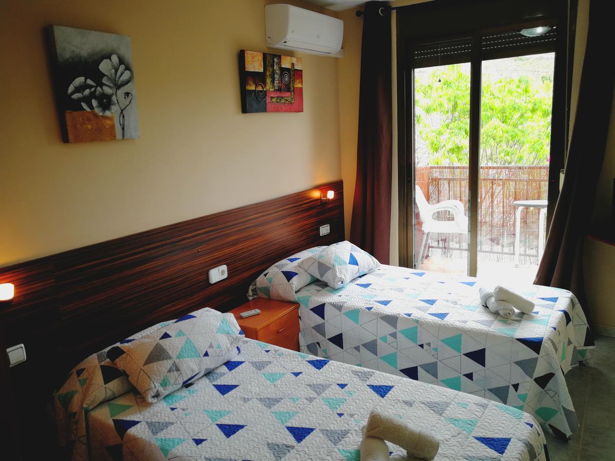 Hostal Escarla Aren Kültér fotó
