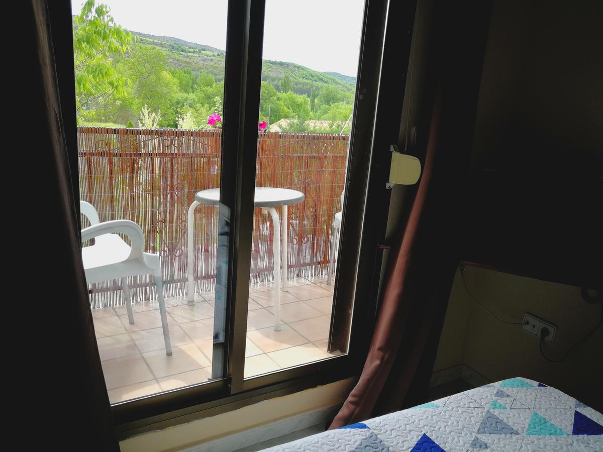 Hostal Escarla Aren Kültér fotó