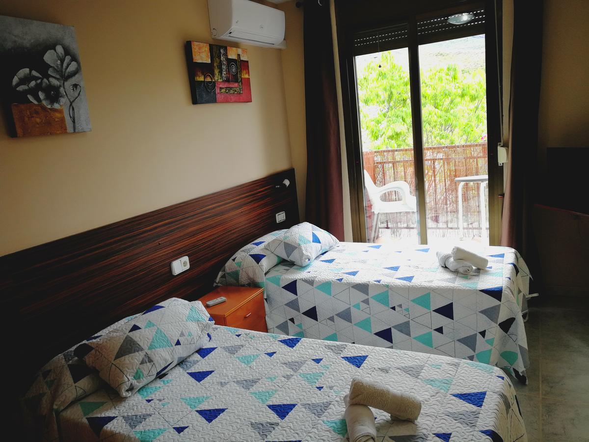 Hostal Escarla Aren Kültér fotó