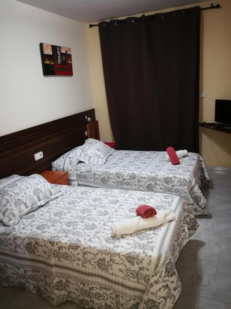 Hostal Escarla Aren Kültér fotó